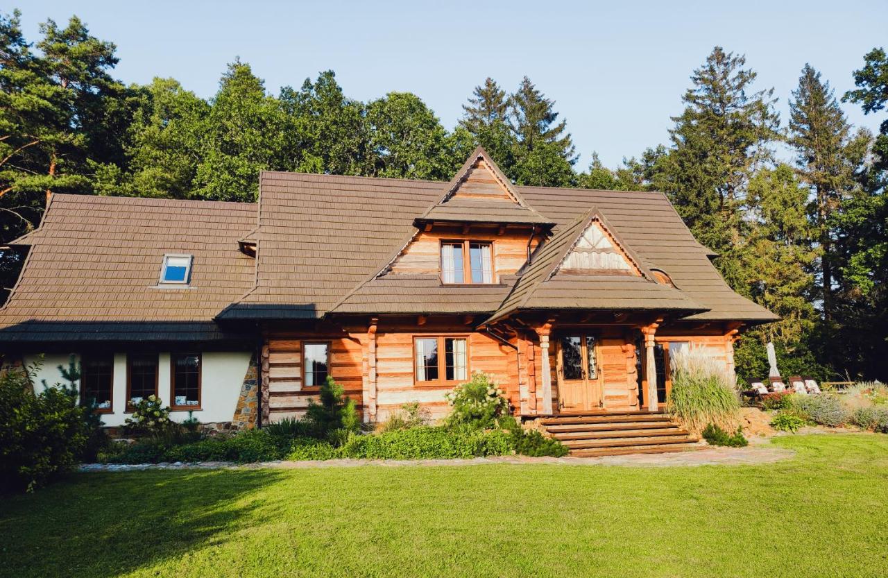 Woodorf drewnem usłane - dom z jacuzzi nad rzeką Słupią wśród pól i lasów z chatą grillową, ogniskiem i placami zabaw dla dzieci - Chambres d'hôtes Ustka