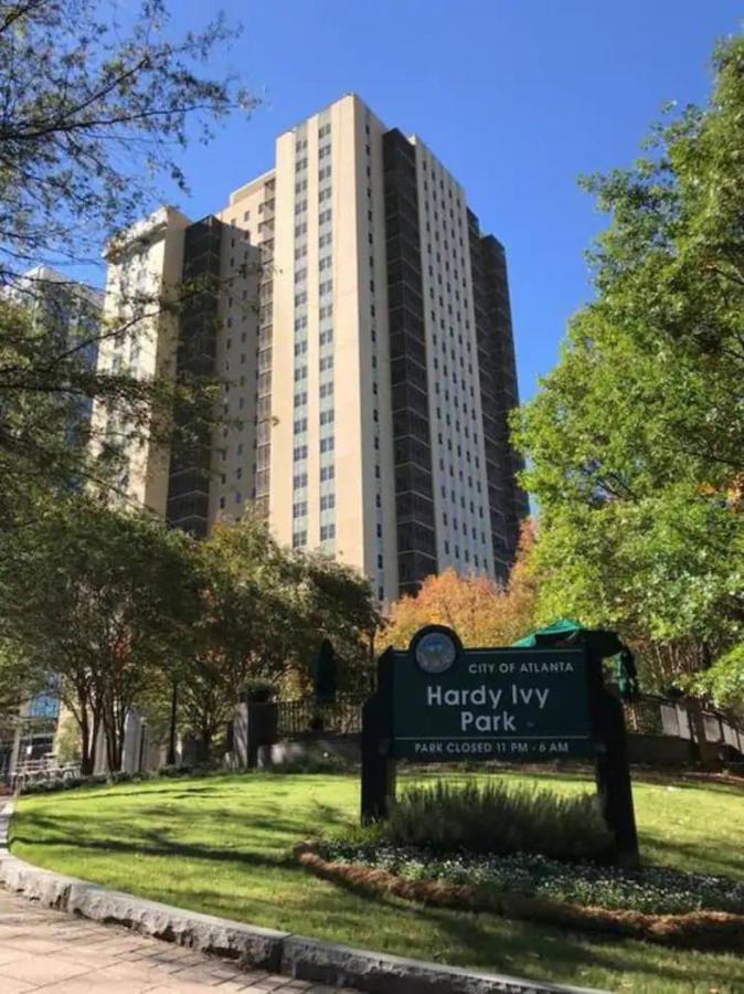 Unparalleled Convenience, City View, Food Scene - B&B Atlanta