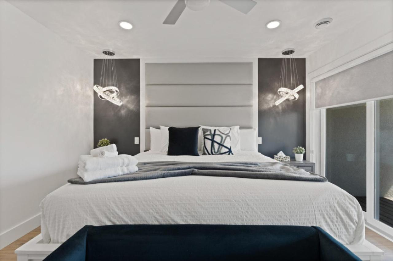 Luxury 171-7 Condos with Magnificent Lakeviews - B&B Leamington