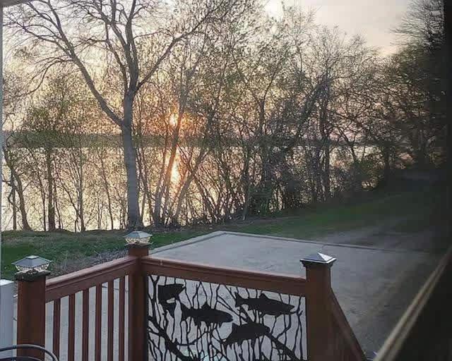 Family Waterfront Villa - B&B