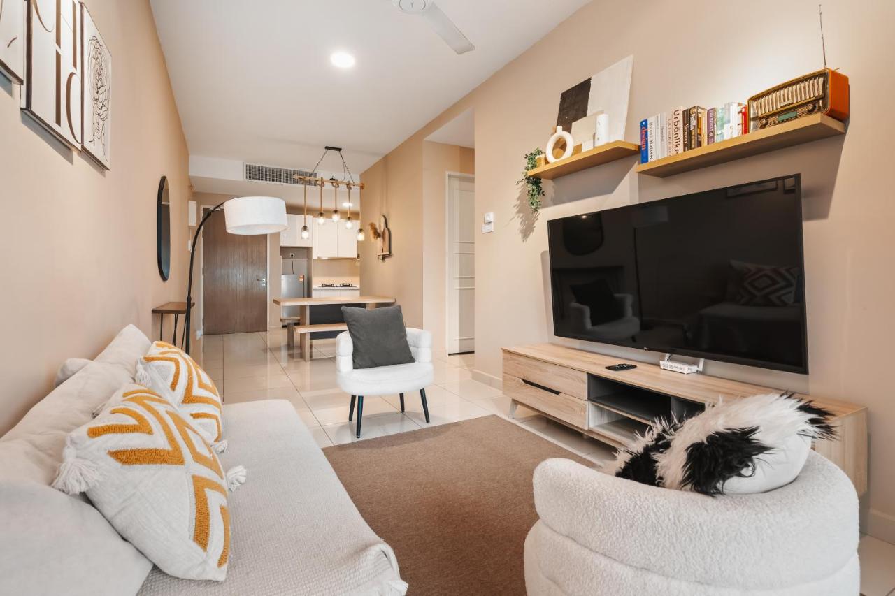 Cozy Apartment with KLCC View & 1 Min to LRT Station - B&B