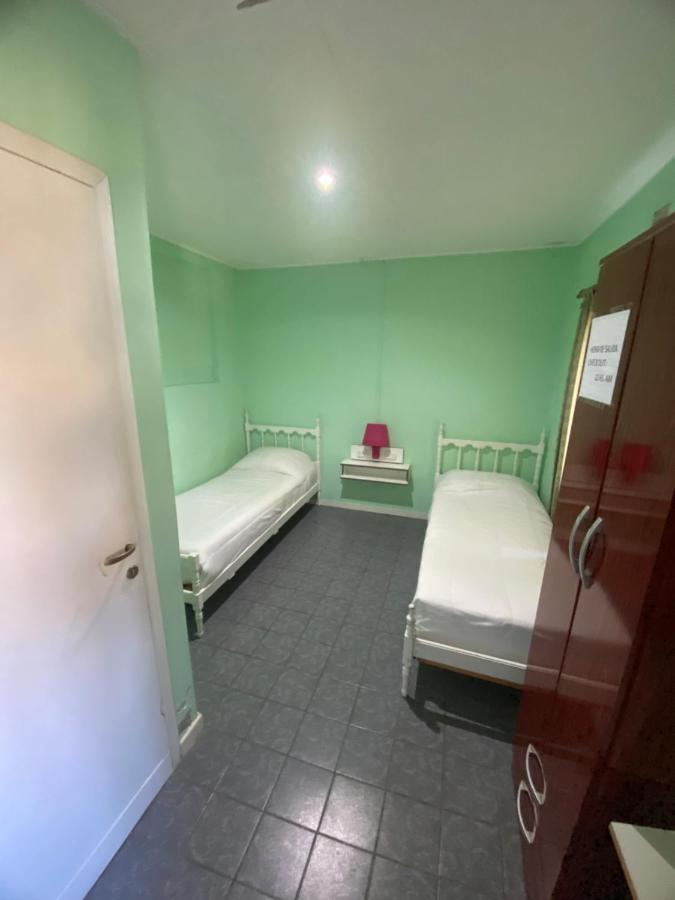 Single Bed in Mixed Dormitory Room