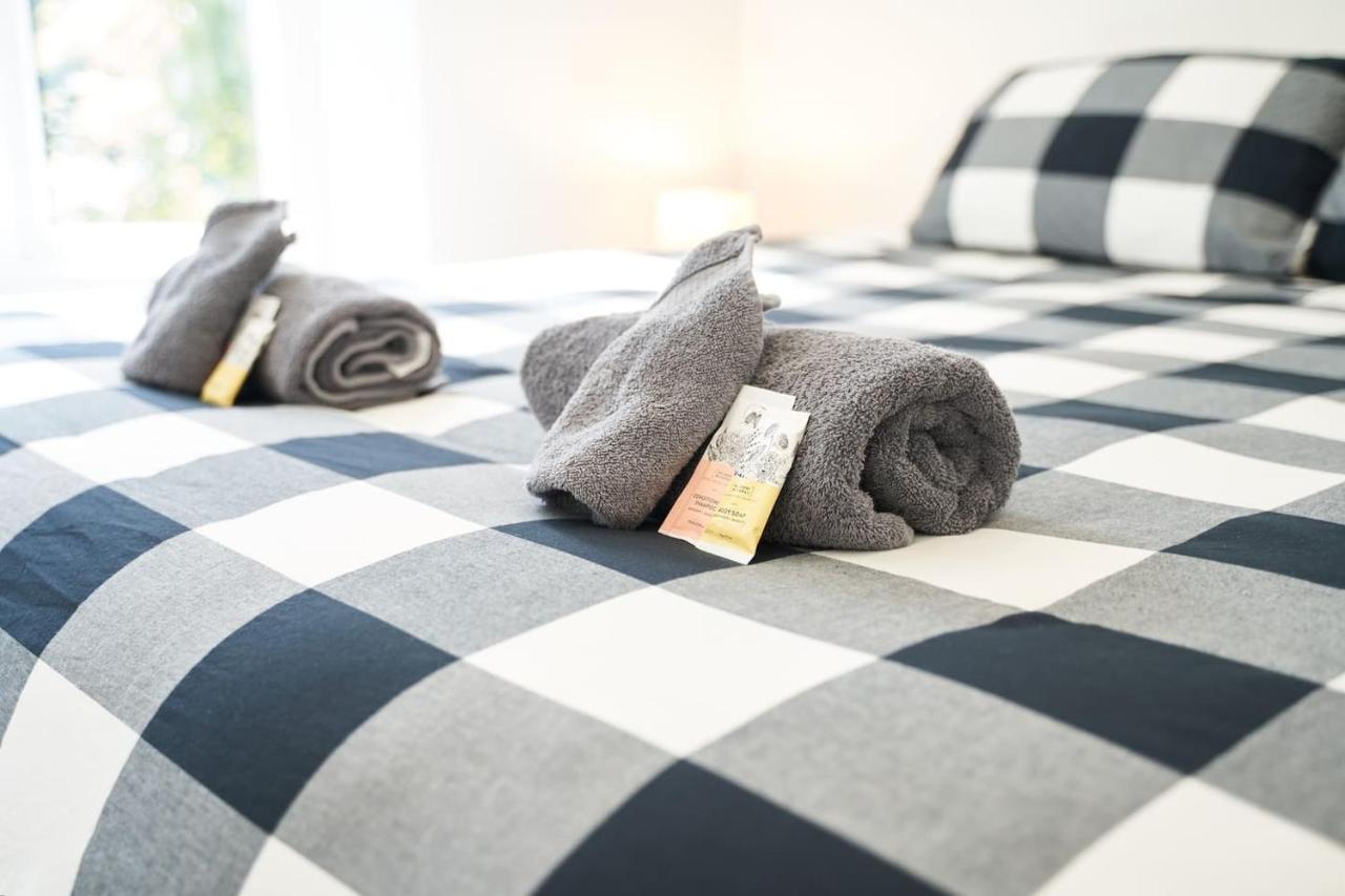 Recently Renovated Central Apartment - Ferienwohnung