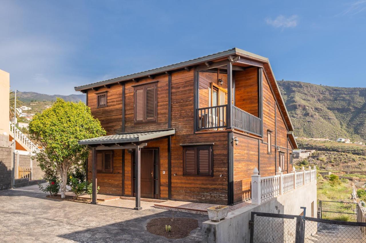4BR Candelaria Wooden Home -Pool & Views - Parking - Chambres d’hôtes Candelaria