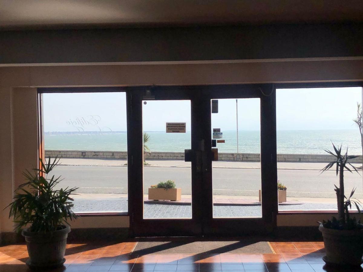 Mar del plata, monoambiente en Varese a pasos del mar, con balcón al contrafrente! - Chambres d'hôtes Mar del Plata