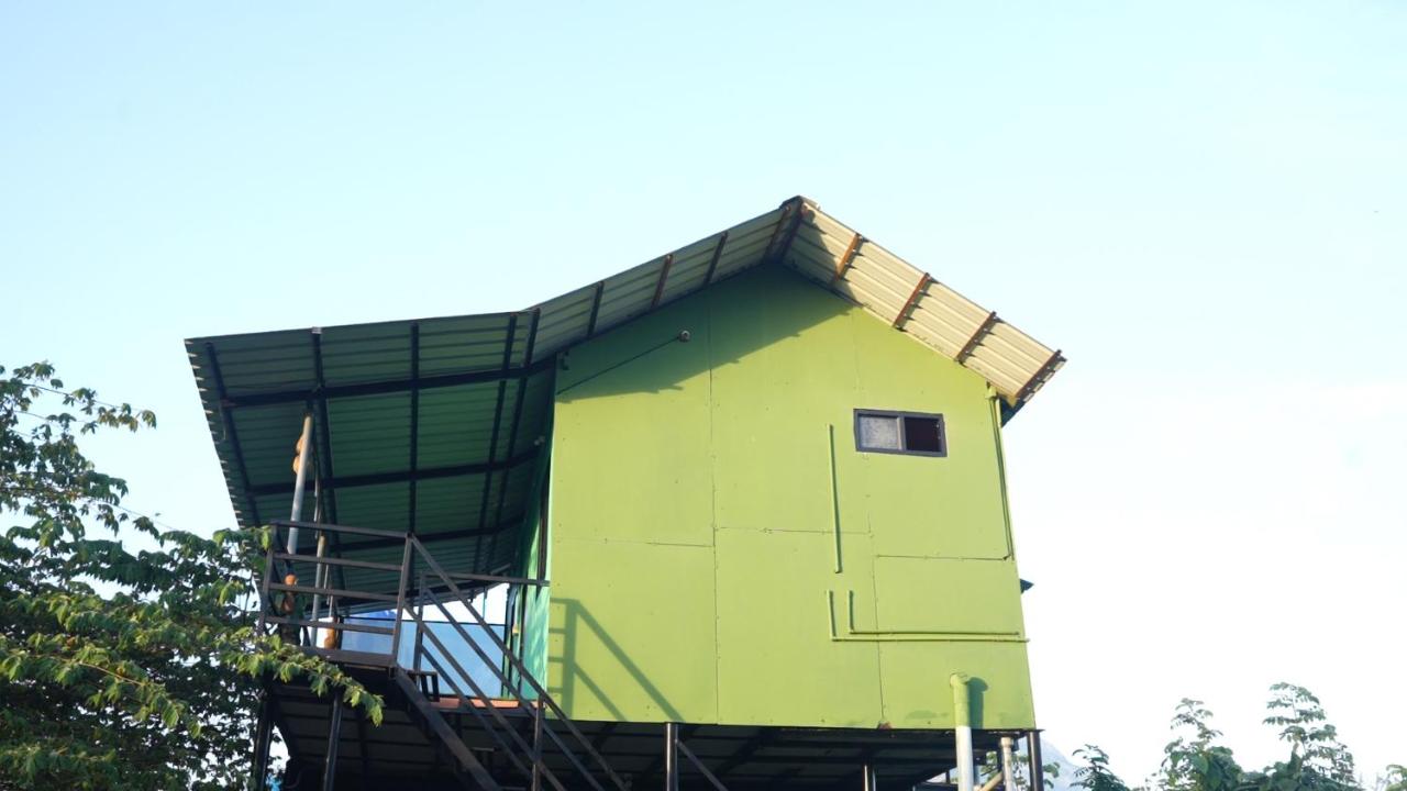 Hut