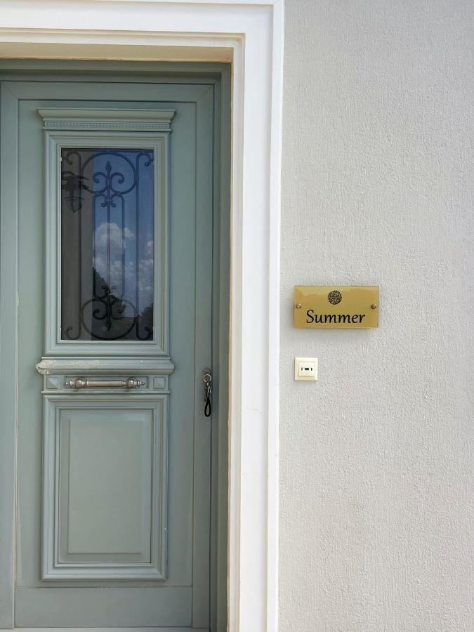The Seasons - B&B Svoronáta