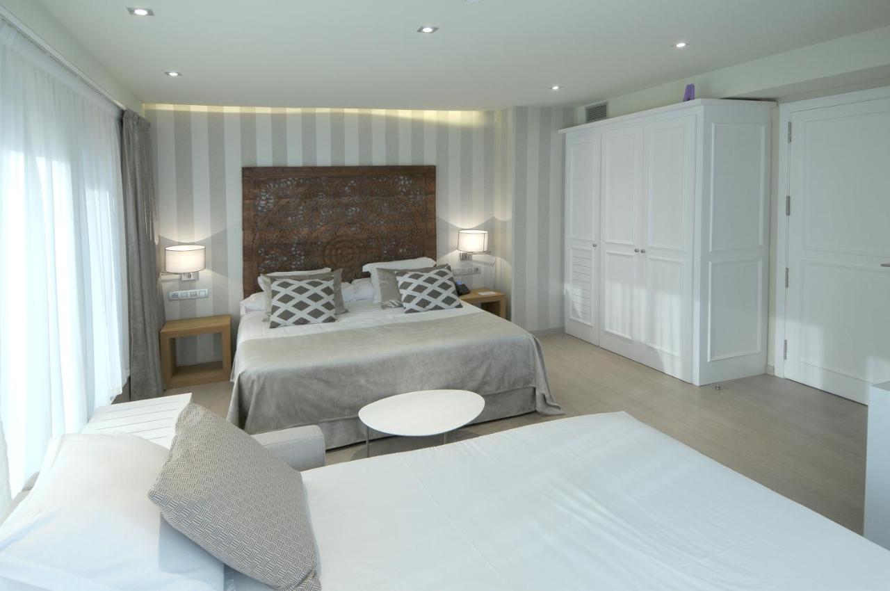 Suite with Spa bath and City View 