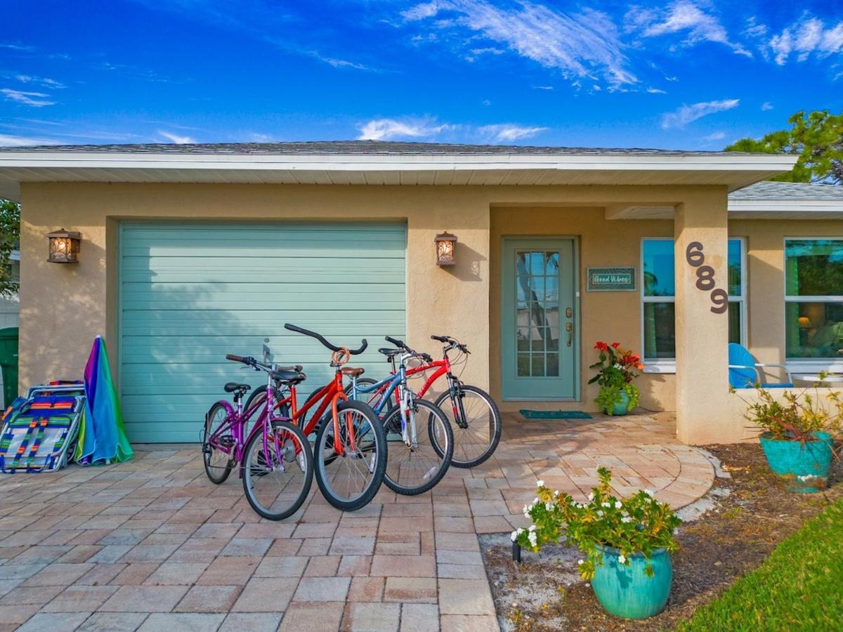 Coastal Flair-Walk To Beach-Heated Pool-Sleeps 8 - Ferienwohnung Naples (Florida)