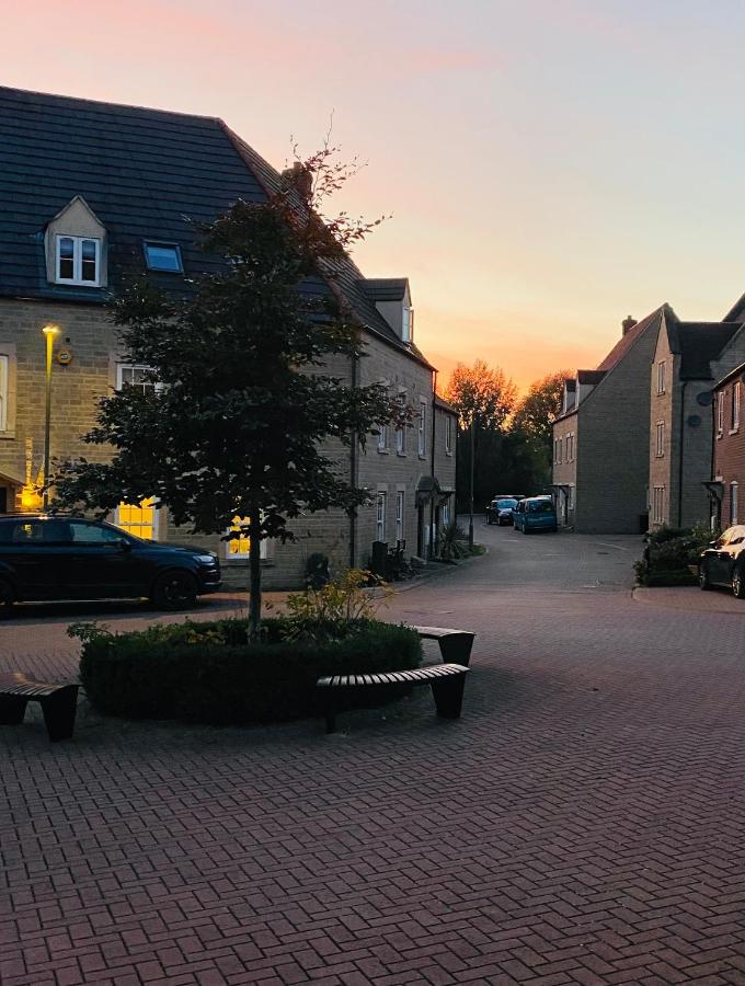 Modern Town House in Cotswolds - 3 double bedrooms - Bed and Breakfast