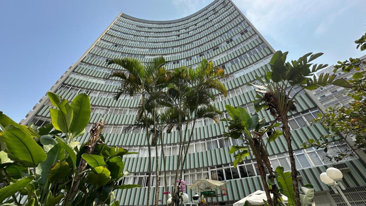 Apartamento Pintangueiras - Pé na Areia com Serviço de Praia - B&B Guarujá