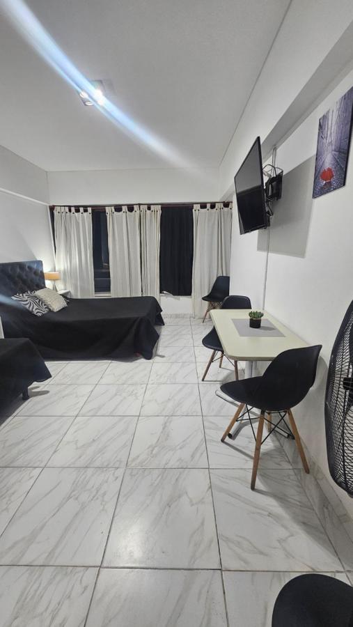 Departamento con vista a Avenida Corrientes y la ciudad - B&B Buenos Aires