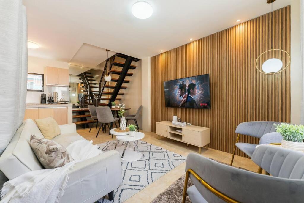 Furnished 3BR Townhouse Near Cebu IT Park with Parking, Fast WiFi, Netflix and More - Chambres d'hôtes Cebu