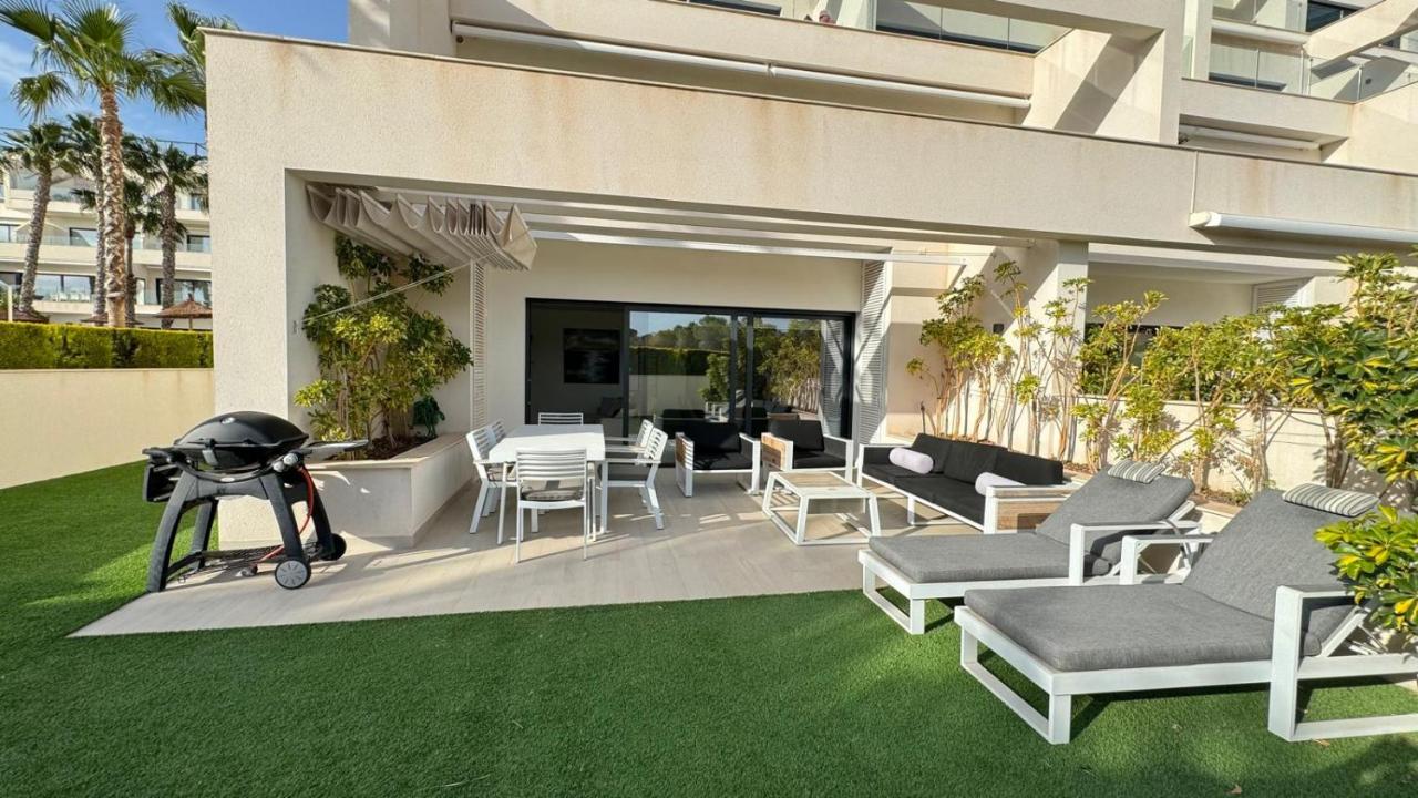 LAS COLINAS GOLF&COUNTRY CLUB'DA GUZEL BIR ev - B&B