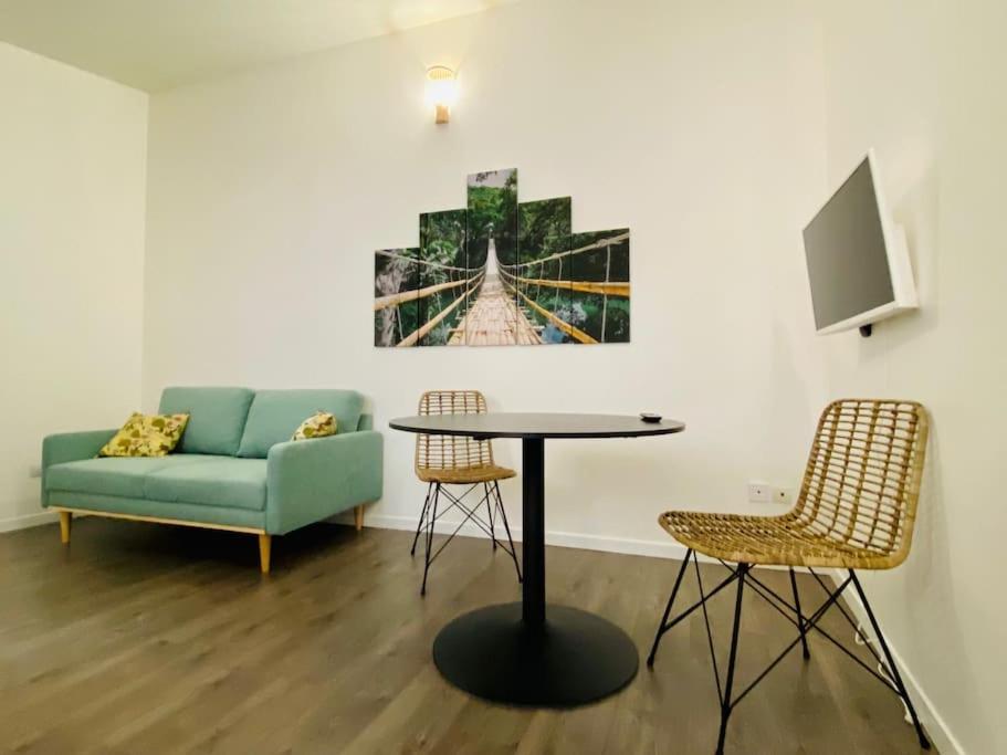 Le Bali, Magnifique T2, centre ville 1 er etage - B&B