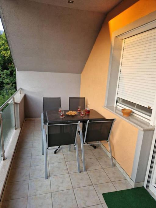 Apartma Aurora - B&B Hraše