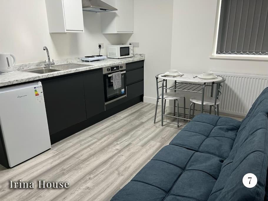 Luxury 1 Bedroom Flat 3 beds - Chambres d’hôtes Cardiff