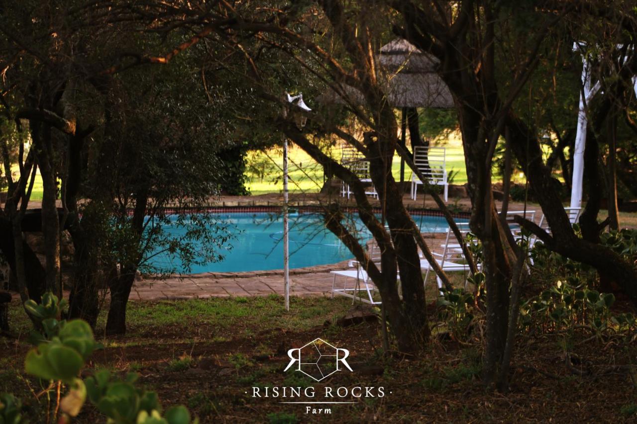 Cosy Mountain FarmStay w private Boma - Bed and Breakfast