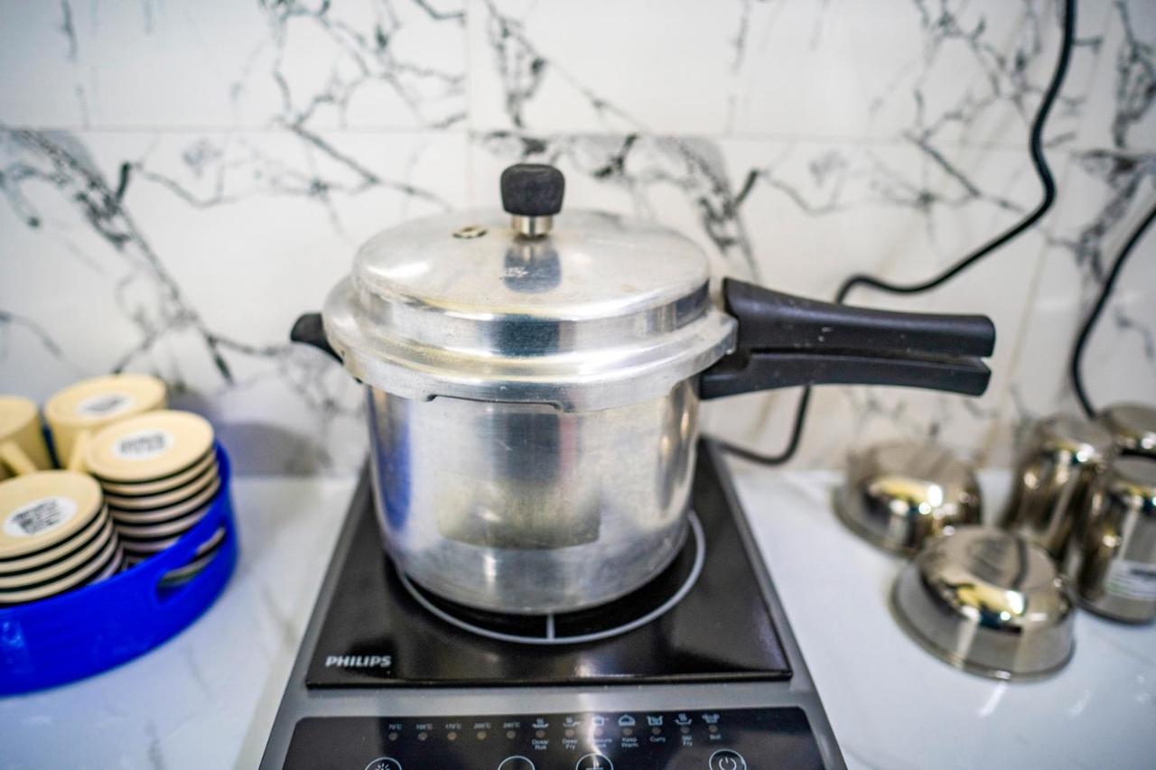 AC ROOM with attached bathroom - B&B Kolkata