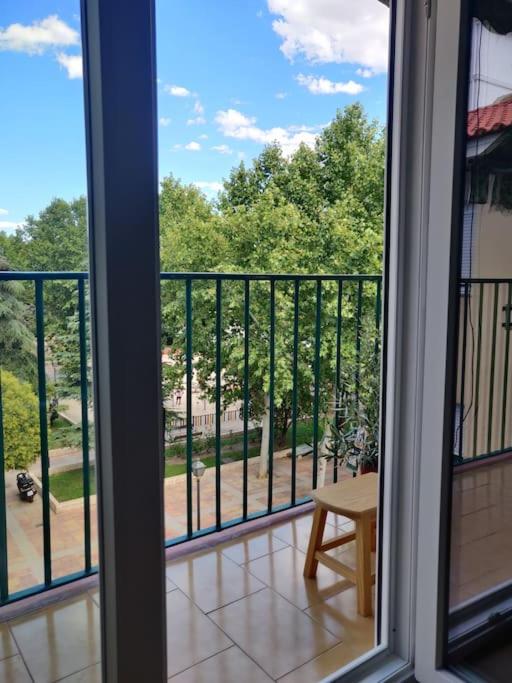 Apartamento moderno con oficina y balcón - B&B