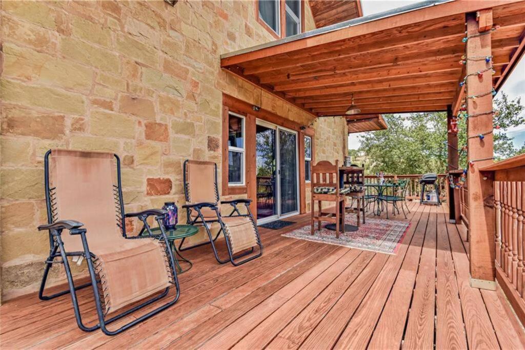 RUSTIC BLUEBONNET CABIN With VIEW BY HIDDEN FALL PARK - B&B