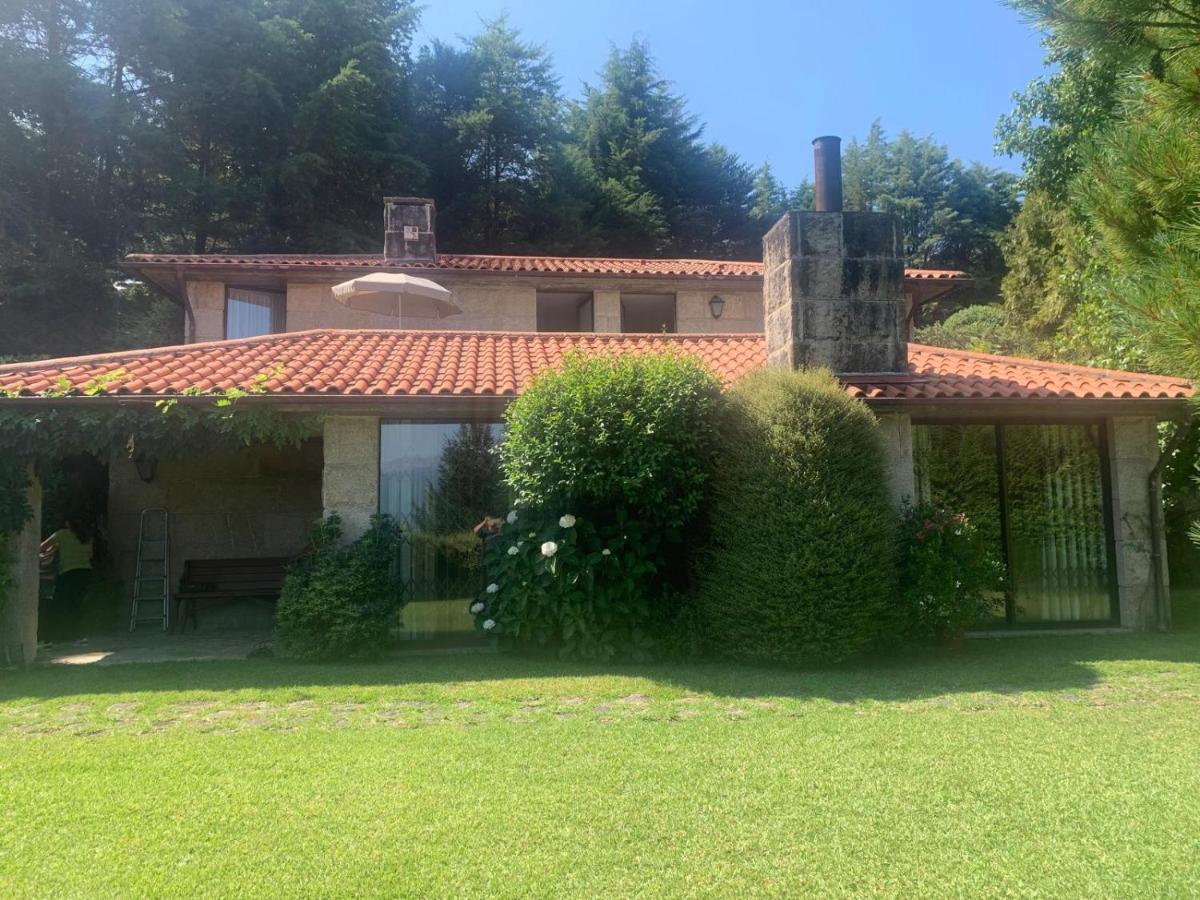 Moradia 3 quartos com piscina partilhada no Gerês Caniçada Braga - B&B