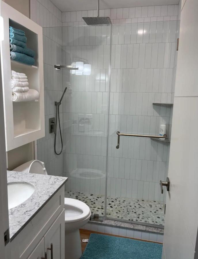 Deluxe One-Bedroom Apartment with Ocean View