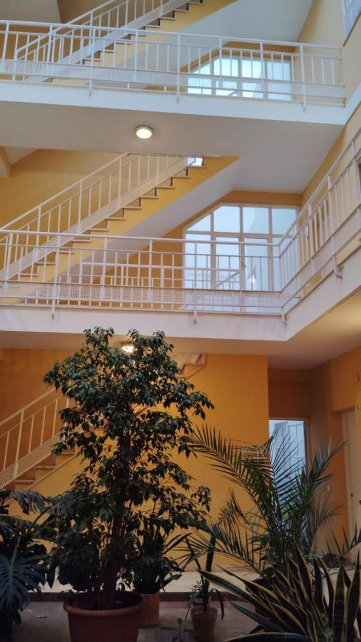 CÉNTRICO y AMPLIO APARTAMENTO con todas las comodidades - B&B