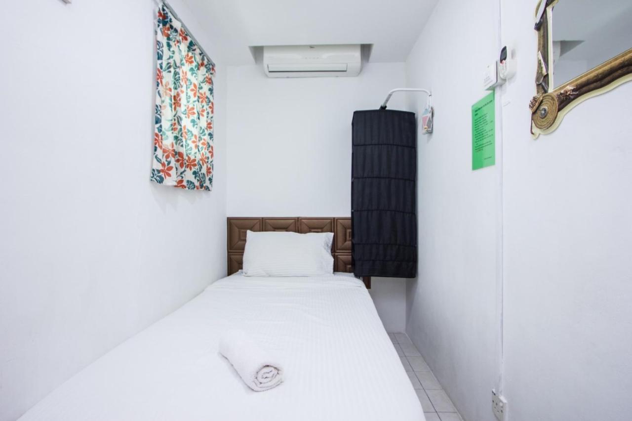 Standard Single Room with Shared Bathroom