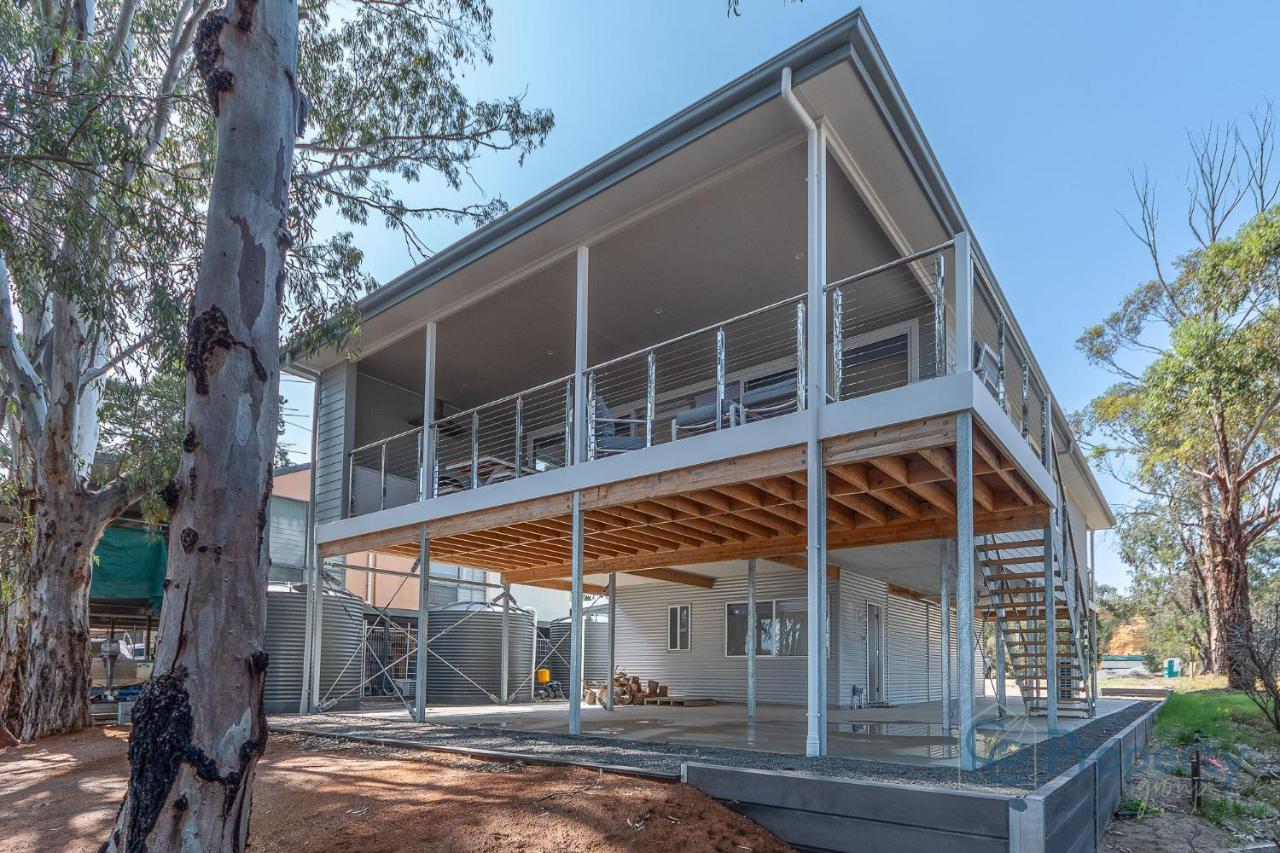 'Laguna Haus' - Bed and Breakfast Walker Flat