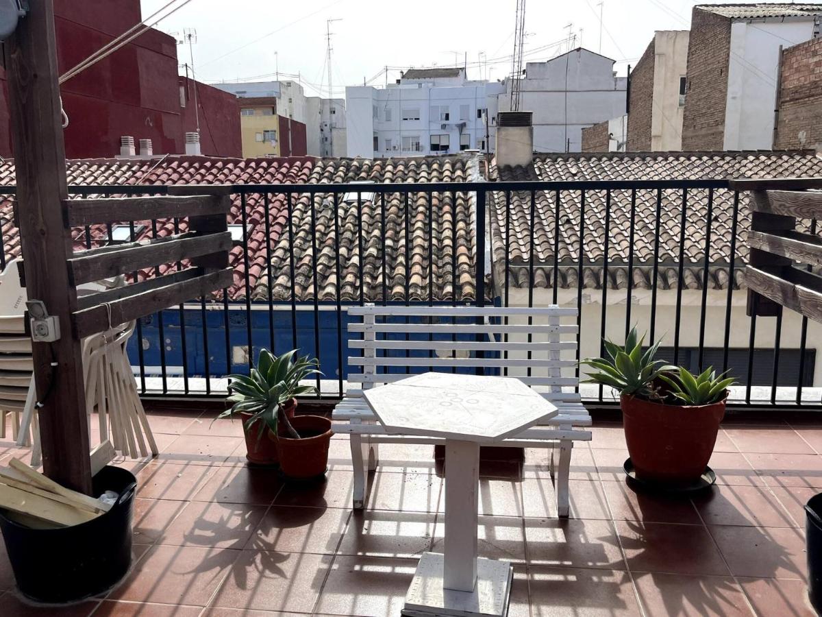Duplex Loft And Home Office 140m2 plus a 70m2 Terrace - Chambres d'hôtes Valence