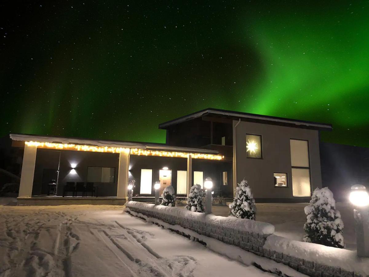 North Aurora Villa - near the Santa Claus - B&B