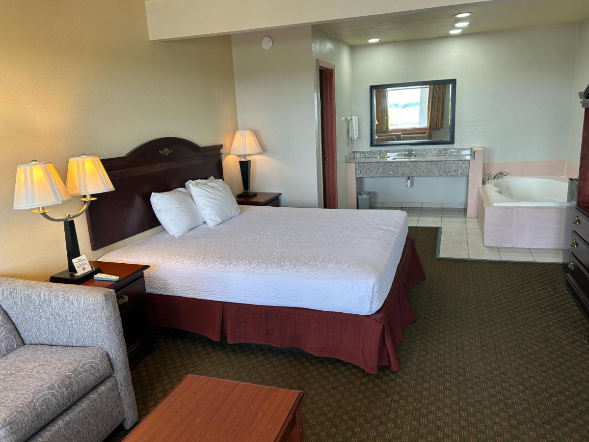 Deluxe Family Suite
