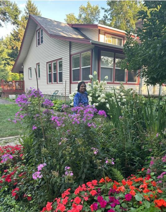 Arbor Garden Cove - Bed and Breakfast