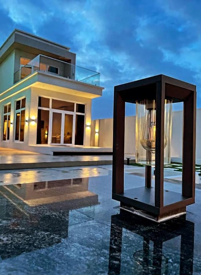 PARADISE Villa - B&B Al-Ashkhara