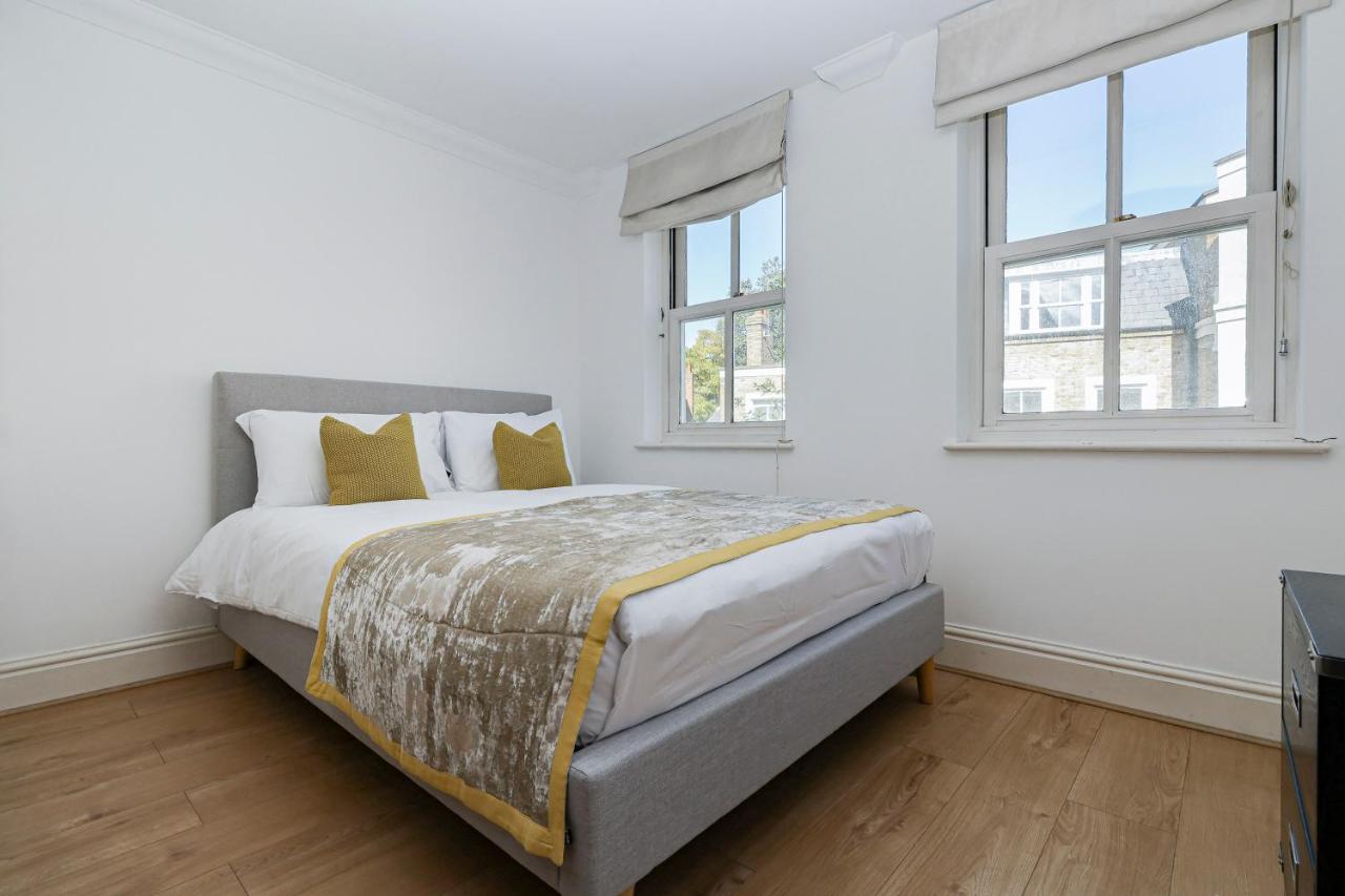 Two bed Two bath Kensington Apartment - Bed and Breakfast Londen