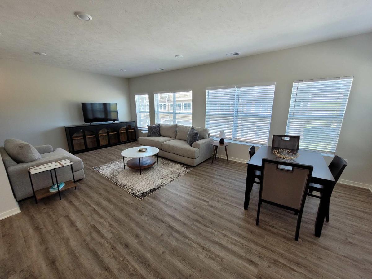 The HoneyBee at Coventry Rows - B&B Omaha