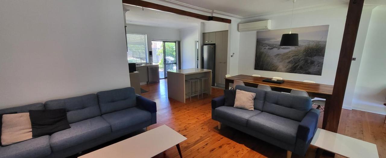 Beachcomber - 39 Phillip Drive South West Rocks - B&B