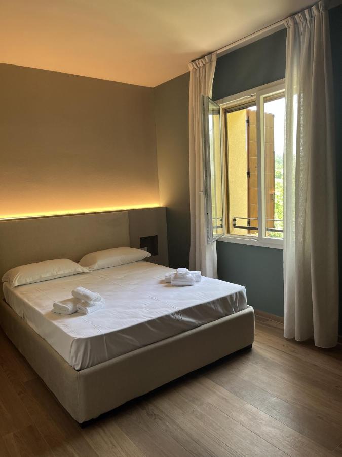 One-Bedroom Apartment with Balcony