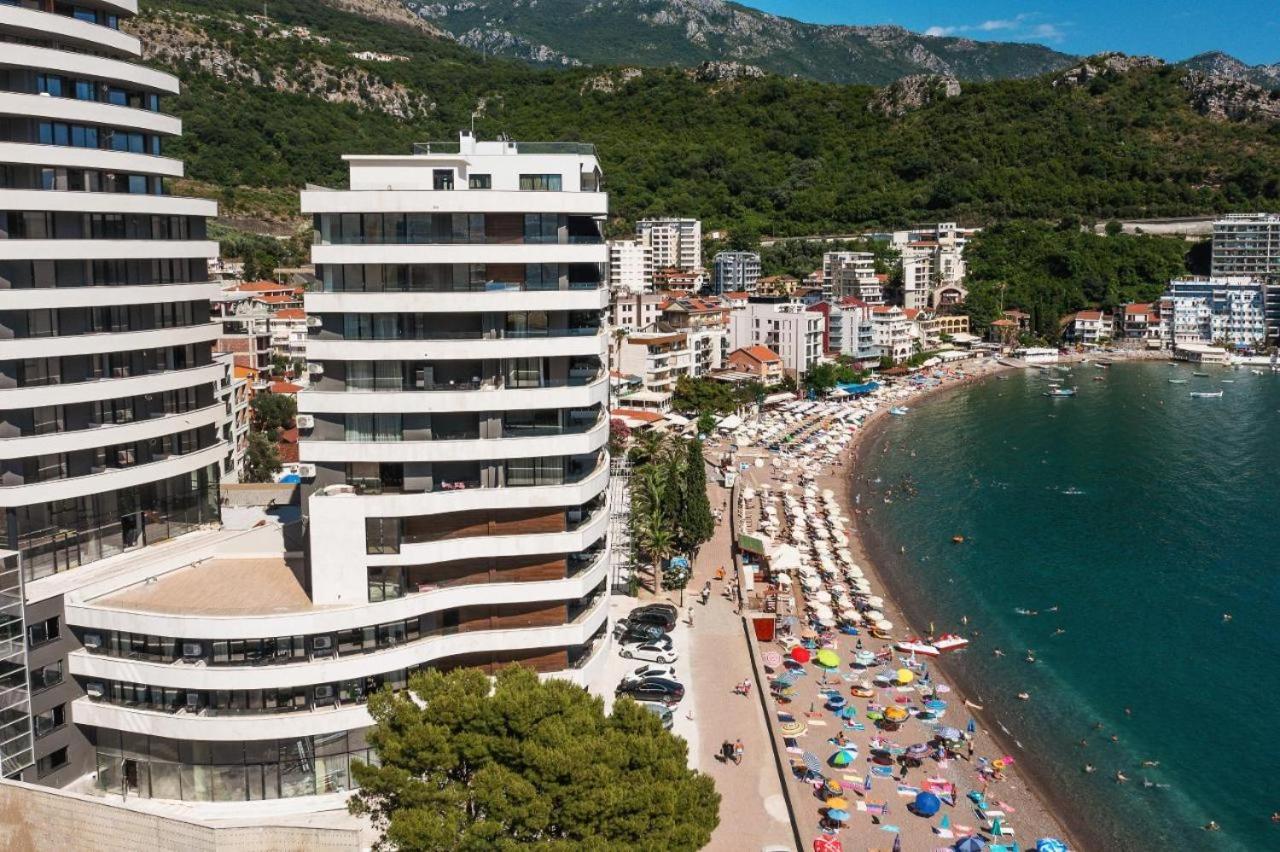 Montenegro Beachfront Oasis - B&B Budva