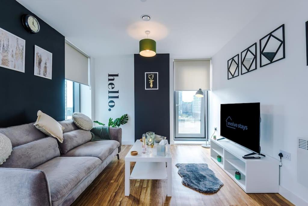 Media City 2Bed Apartment, Amazing Views, Smart TV, Perfect For Contractors, Professionals, Families And Leisure - B&B Manchester