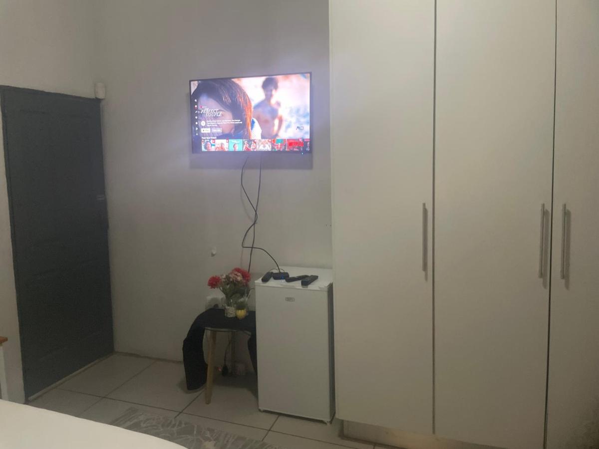 OlimG Stays Guest Room 1 - B&B
