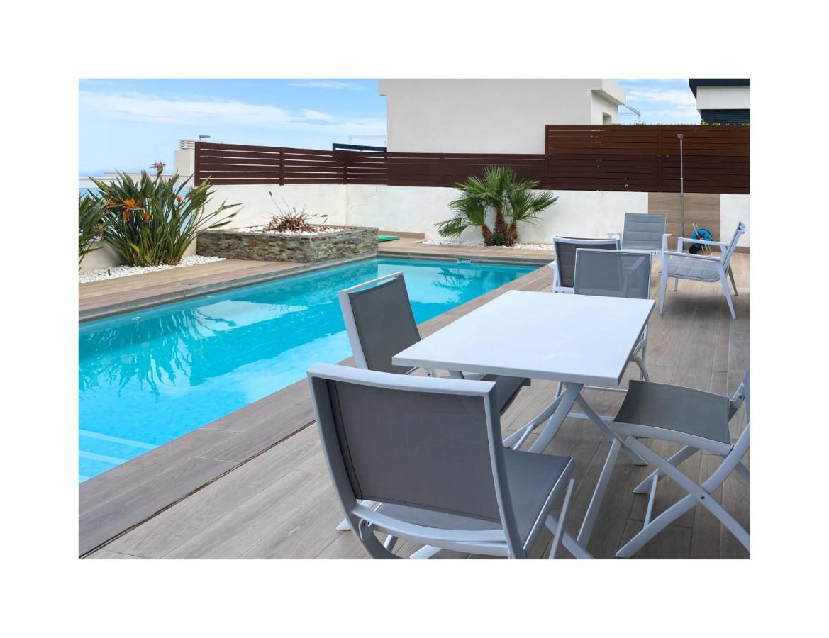 Villa Breda,Stylish villa with pool and views in Polop de la Marina, Alicante - B&B Alicante
