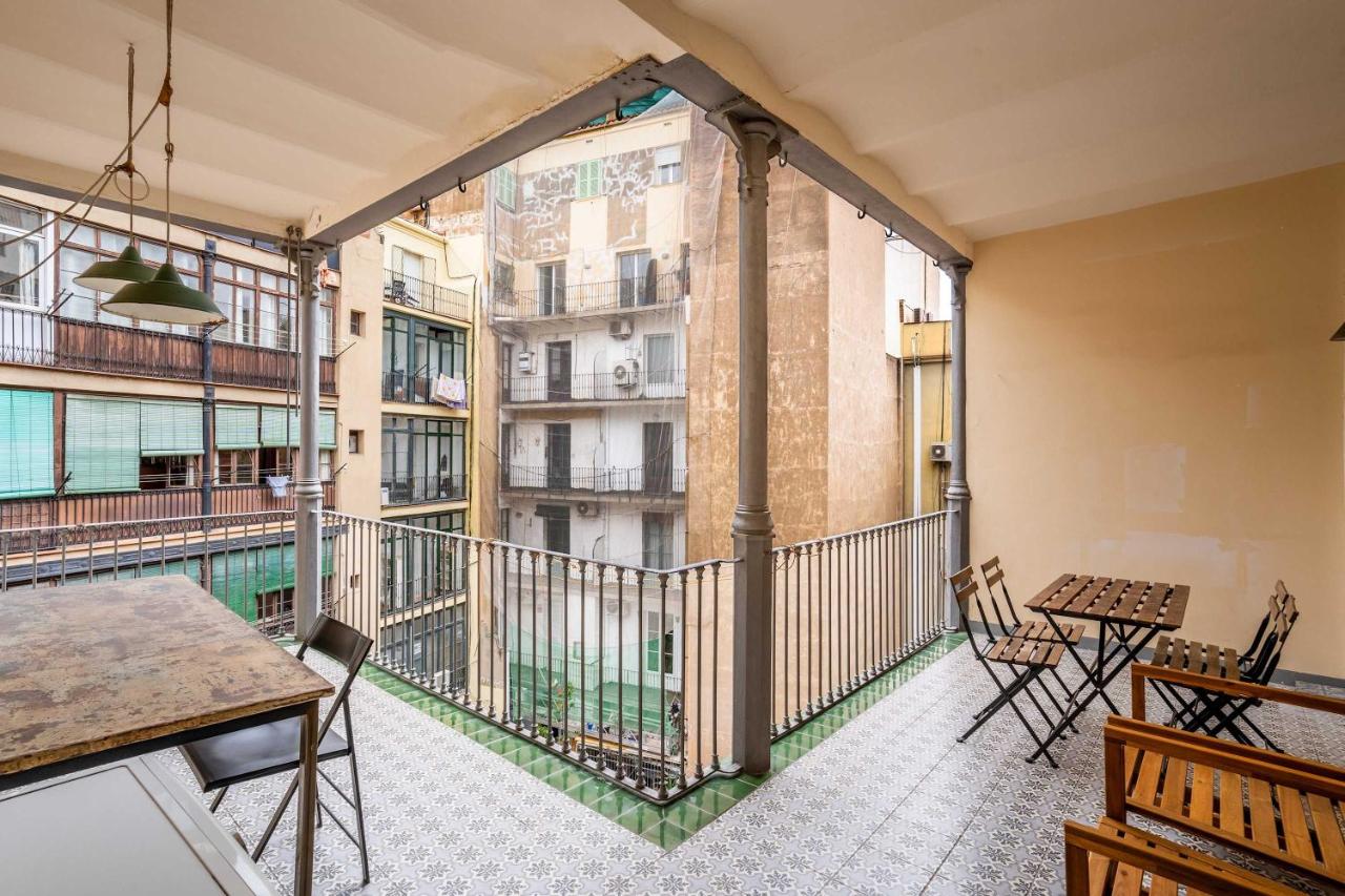 The Collection Barcelona - Plaza Urquinaona Spacious 3BD 2 5BTH Catalan home - Chambres d'hôtes Barcelone