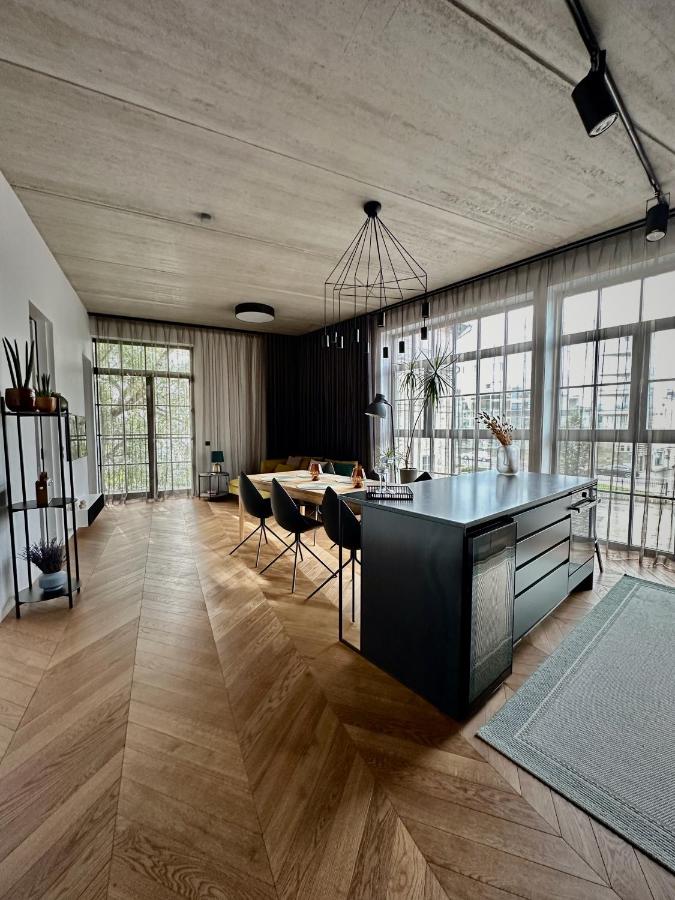 Exclusive apartment in Heart of Town - Ferienwohnung