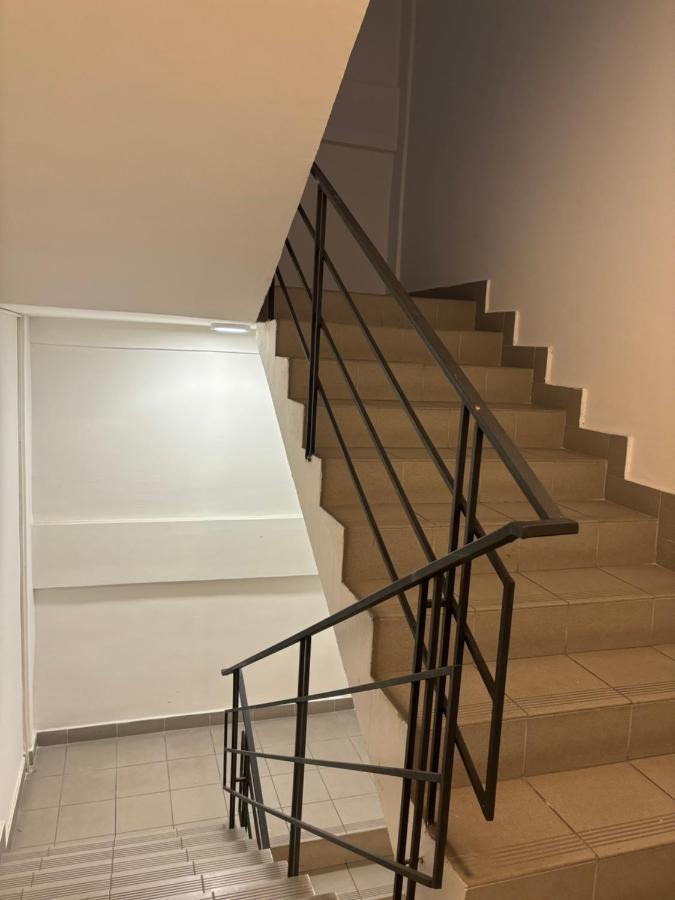 Three Bedroom Apartment Near City Center - B&B