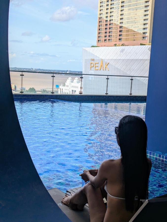 Claudio Homestay - 13th Floor, Pool, Gym, Steam Room, Hot Tub - B&B Nom Pen