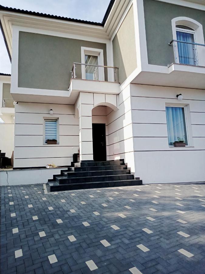 Mandarrin Luxury Villa - B&B Oradea