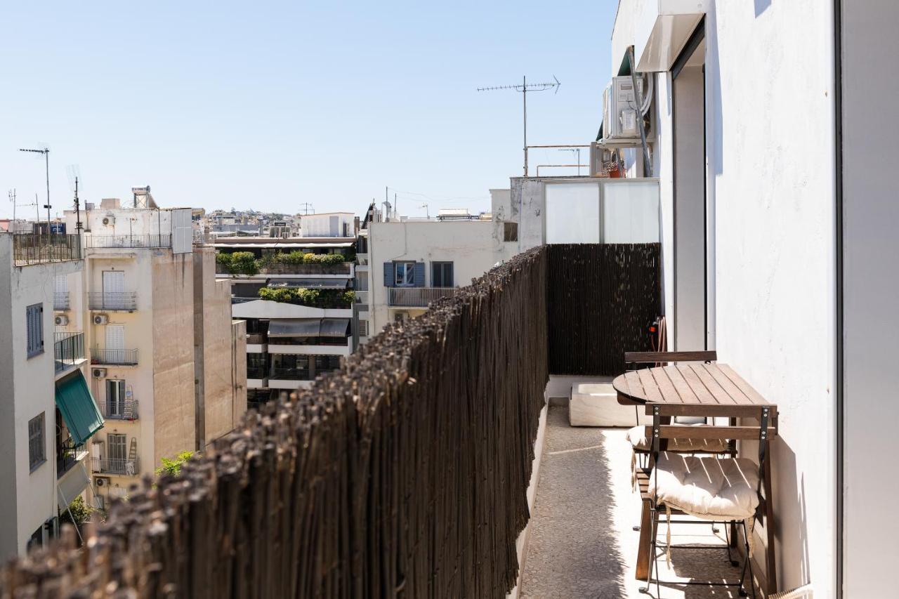 A stylish modern apartment on Makrygianni Str next to Areopagitou and the Acropolis Museum - Chambres d'hôtes Athènes