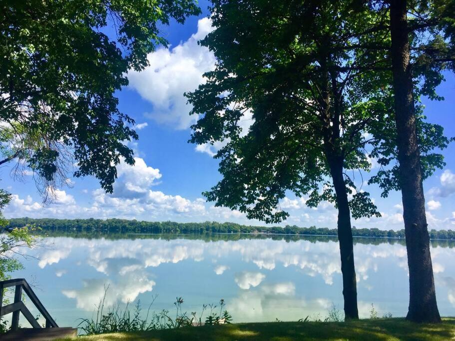 Lakefront Hideaway - B&B
